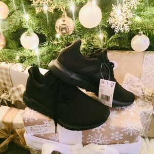 Adidas women’s Original Swift Run Black